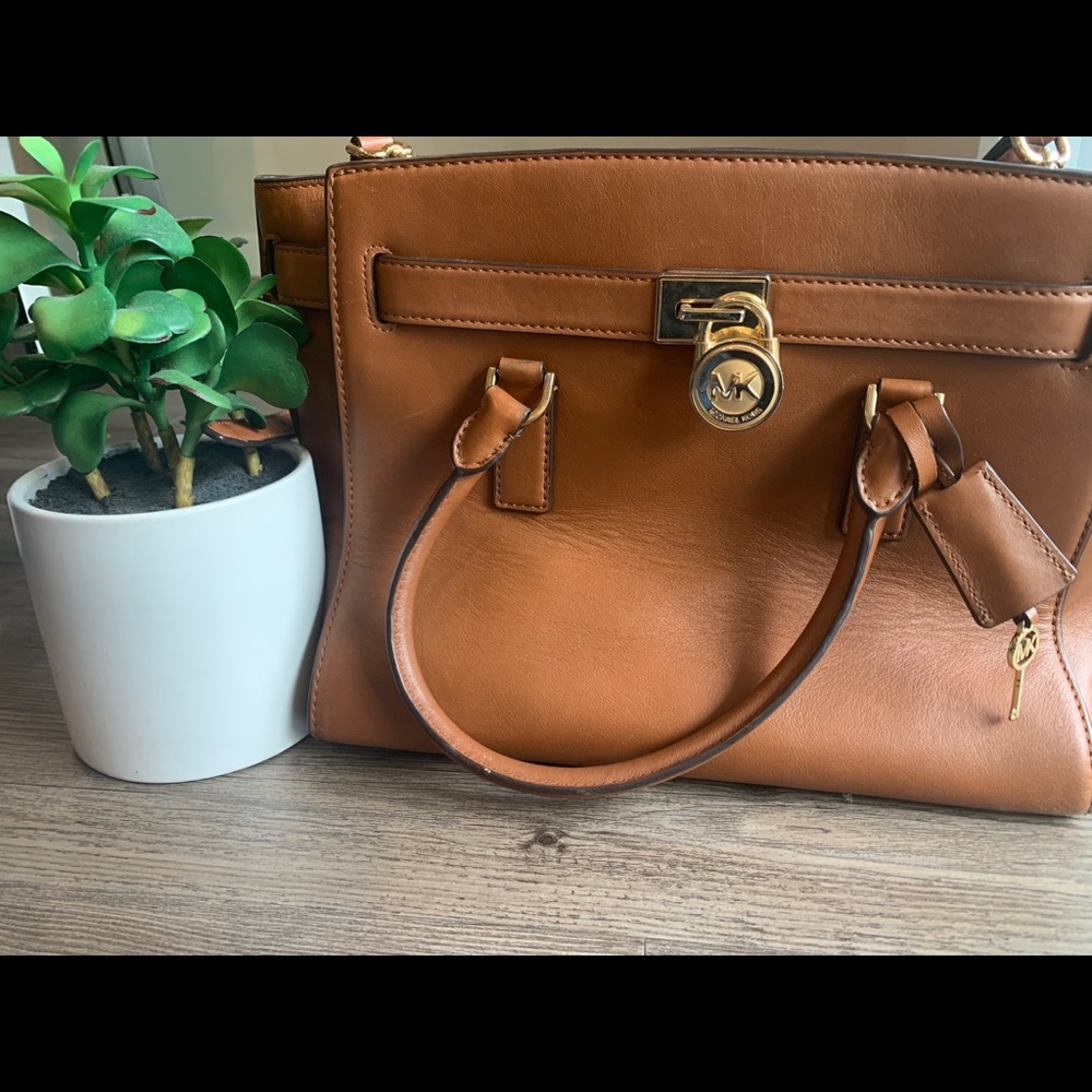 Tan Shoulder bag | read description